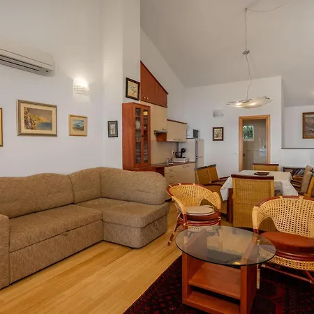 2 Bedroom Beautiful In