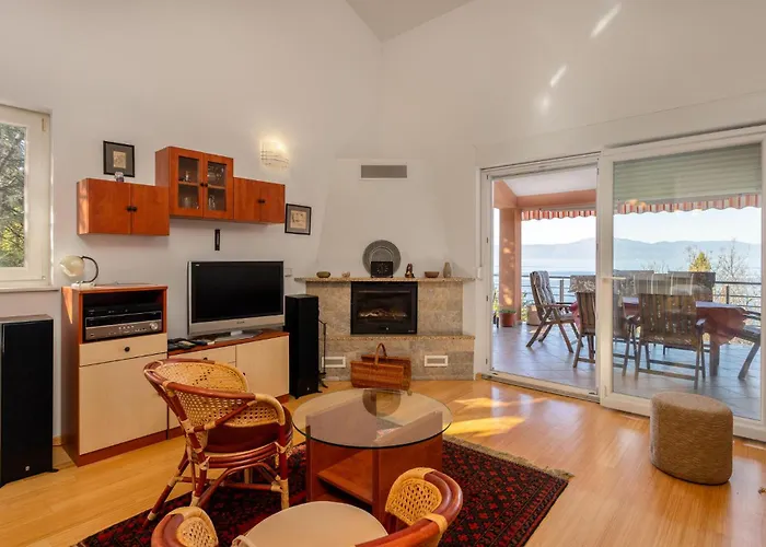 2 Bedroom In *