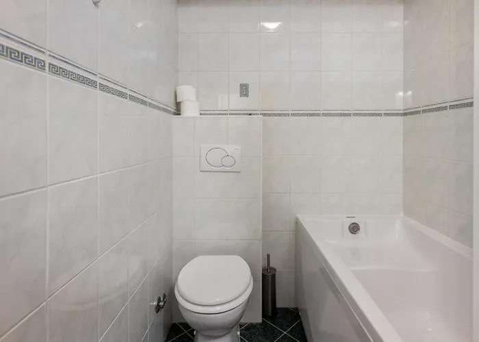 2 Bedroom In Casa vacanze *