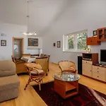 2 Bedroom Beautiful In * Njivice
