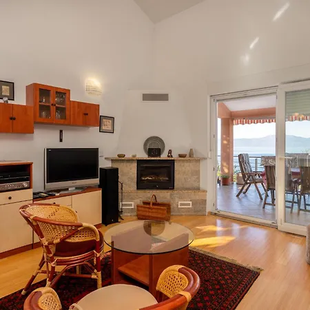 2 Bedroom Beautiful In *