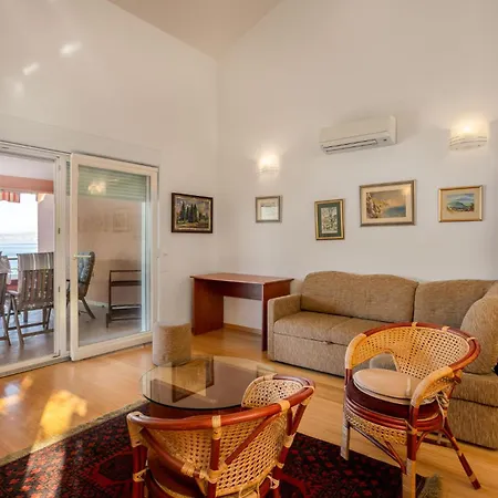 2 Bedroom Beautiful In *